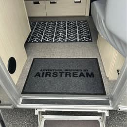 LIKE NEW 2022 Airstream Flying Cloud 25 RBT