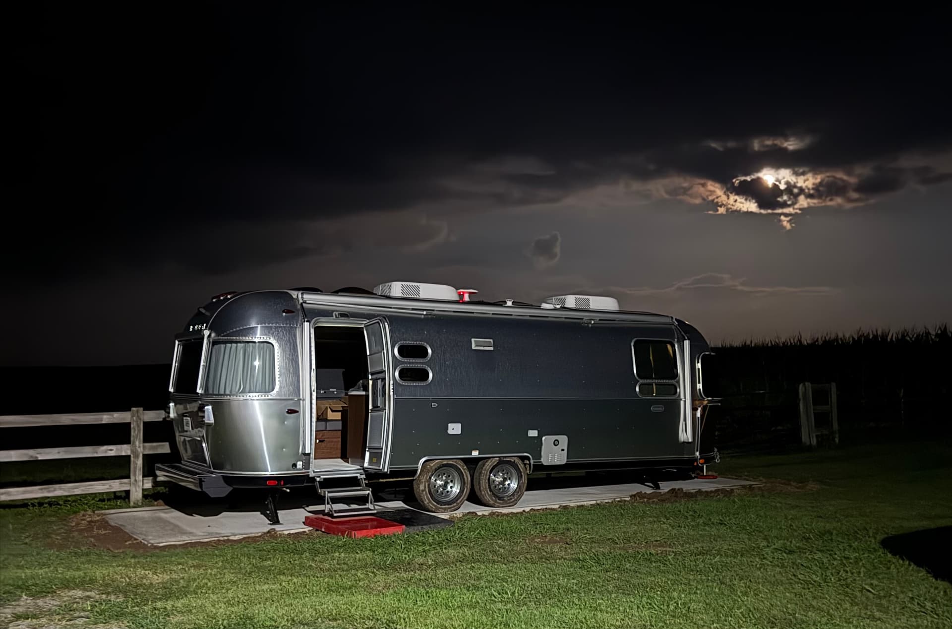 2024 Airstream Globetrotter 27FBQ For Sale