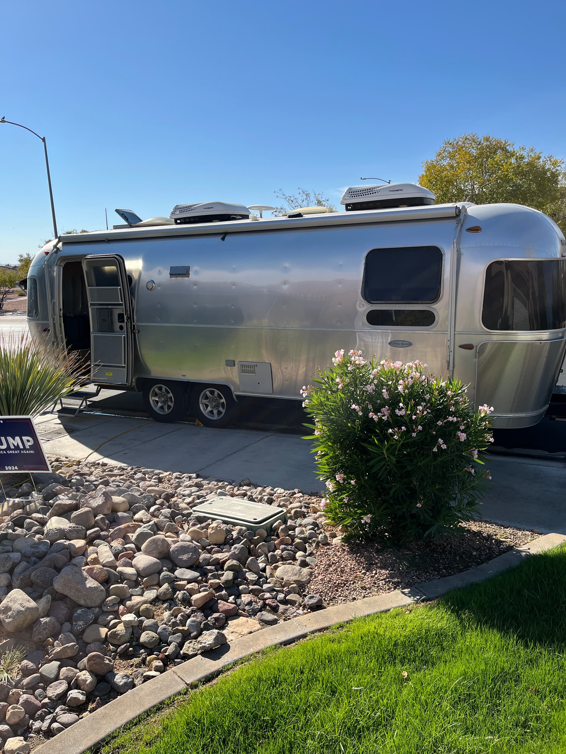2019 Flying Cloud, 27FB