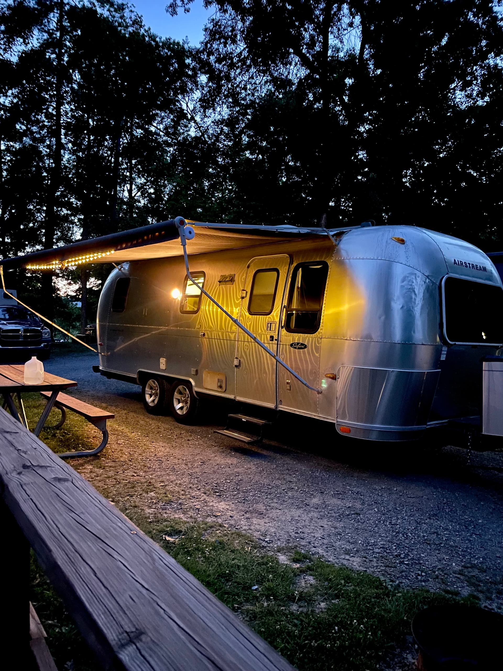 Fully Renovated 2005 Safari - 25’