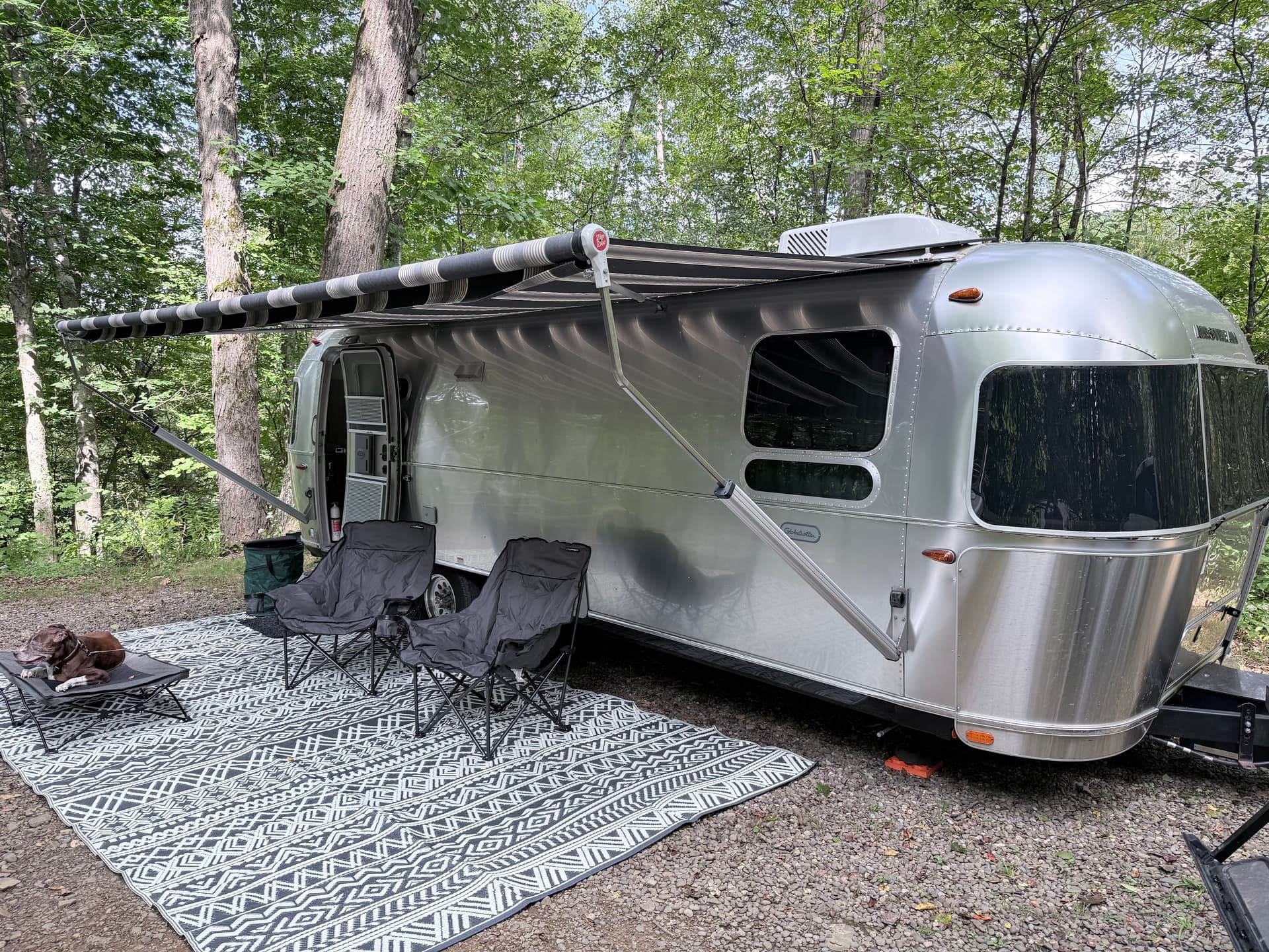 2023 Airstream Globetrotter 27FB Queen