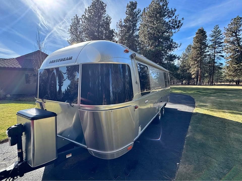 2024 Airstream International 25FB