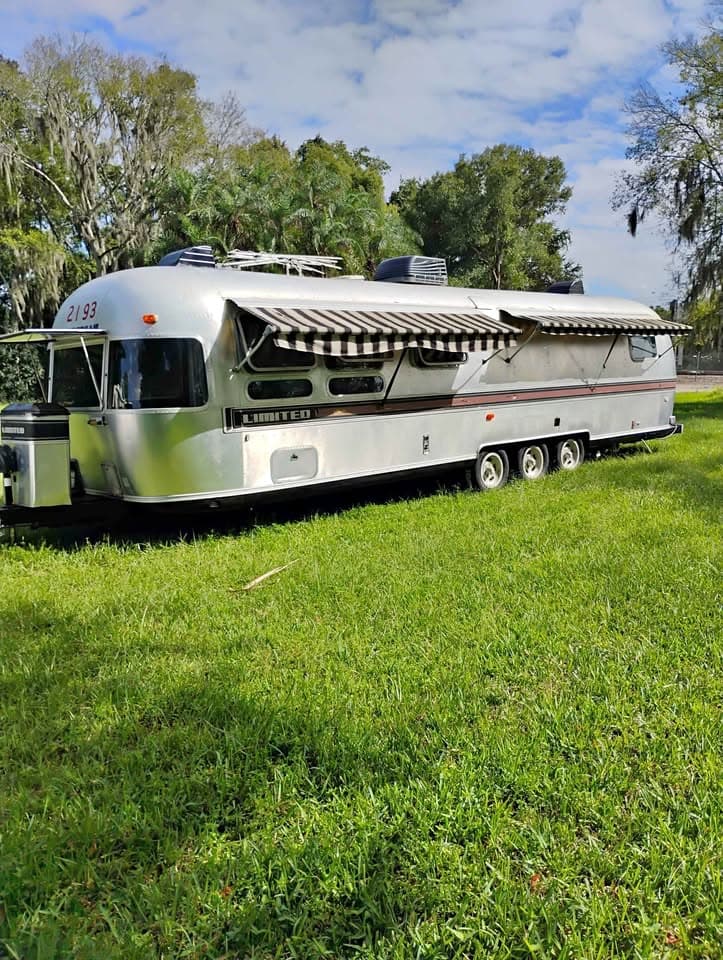 1983 Airstream 34 LTD Nice and Ready Top of the Line Airstream IS