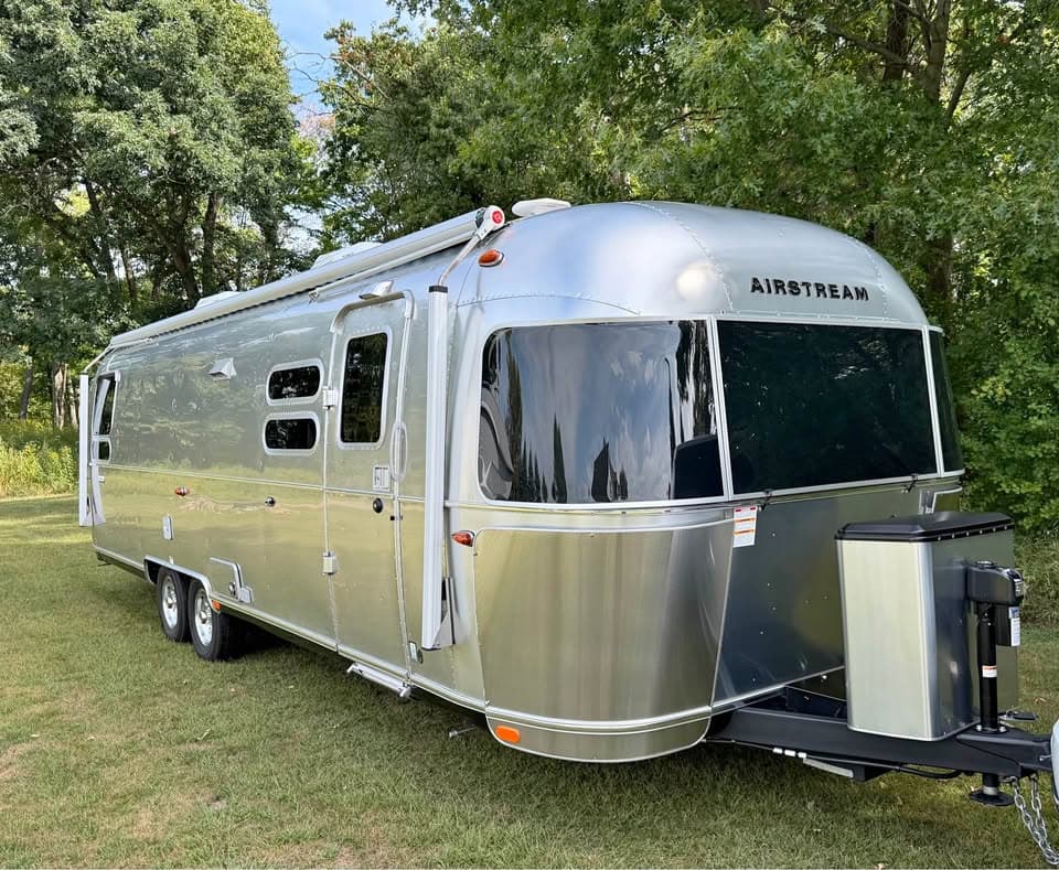 2023 30 Airstream International 30RB Coastal Cove - Low Miles