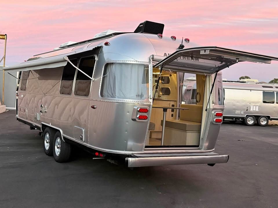 2023 Airstream Flying Cloud 27FBT Hatch