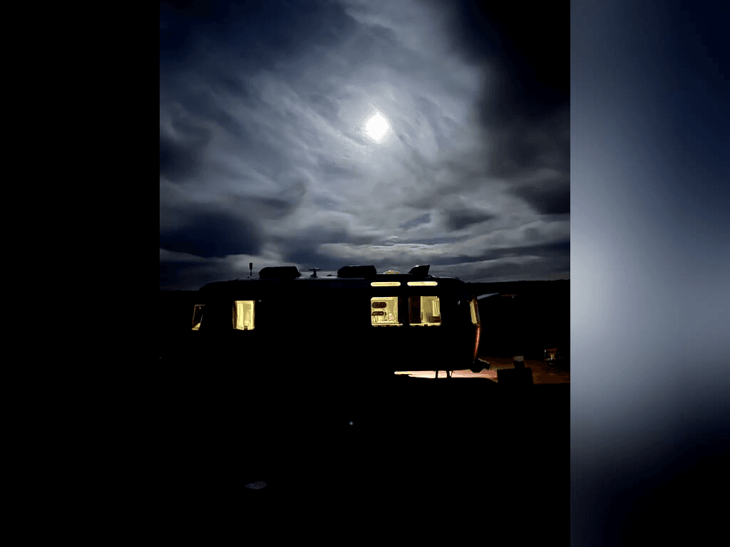 The Airstream Flying Cloud 25FB Twin with REAR HATCH!